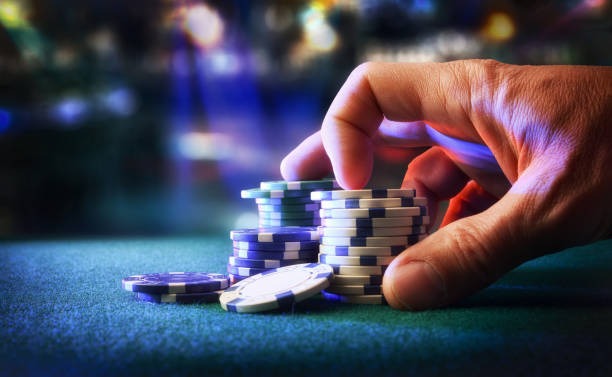 Antarmuka aplikasi jokerwin46 menampilkan meja blackjack dealer langsung dan menu navigasi